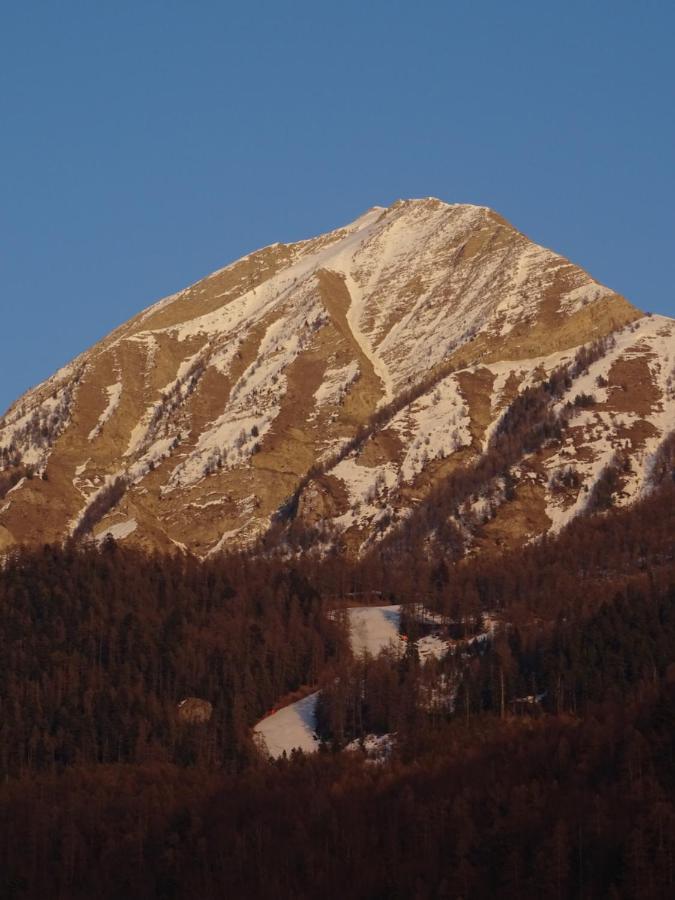 Appartement Offrant Une Magnifique Vue Des Montagnes Saint-Leger-les-Melezes Esterno foto