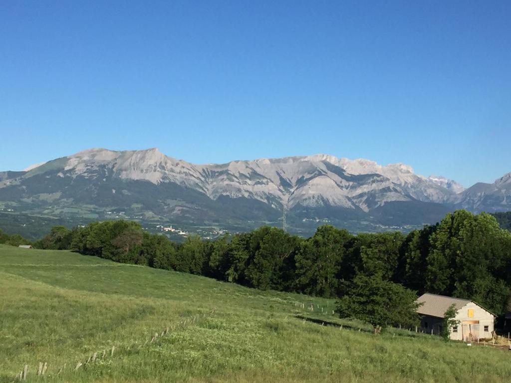 Appartement Offrant Une Magnifique Vue Des Montagnes Saint-Leger-les-Melezes Esterno foto
