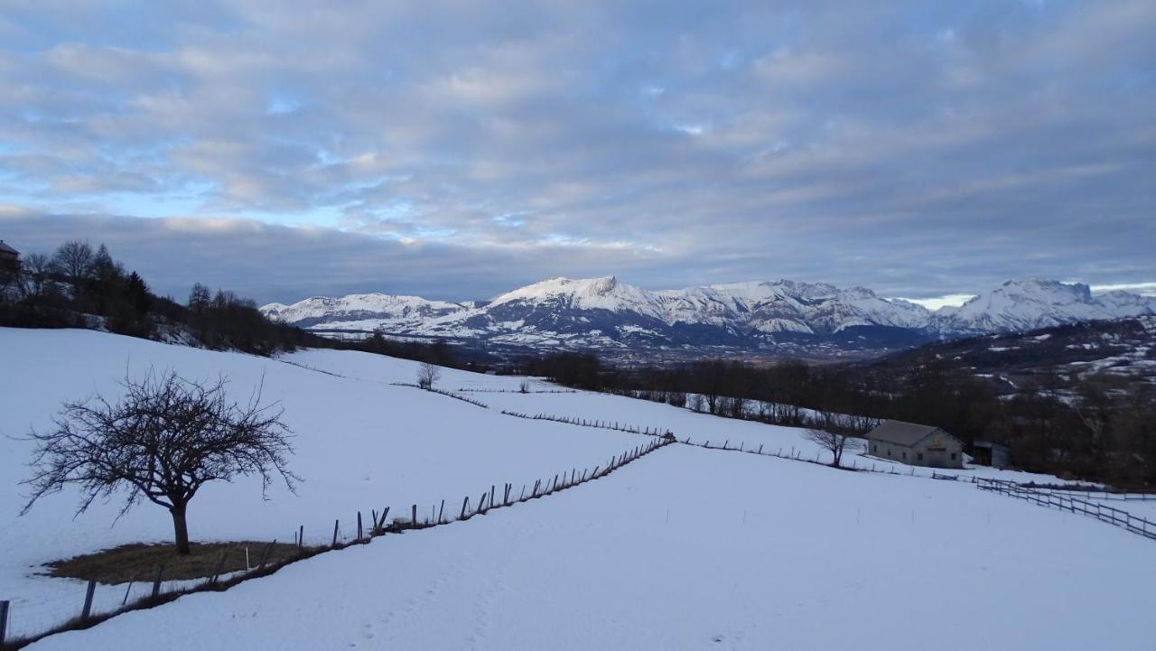 Appartement Offrant Une Magnifique Vue Des Montagnes Saint-Leger-les-Melezes Esterno foto